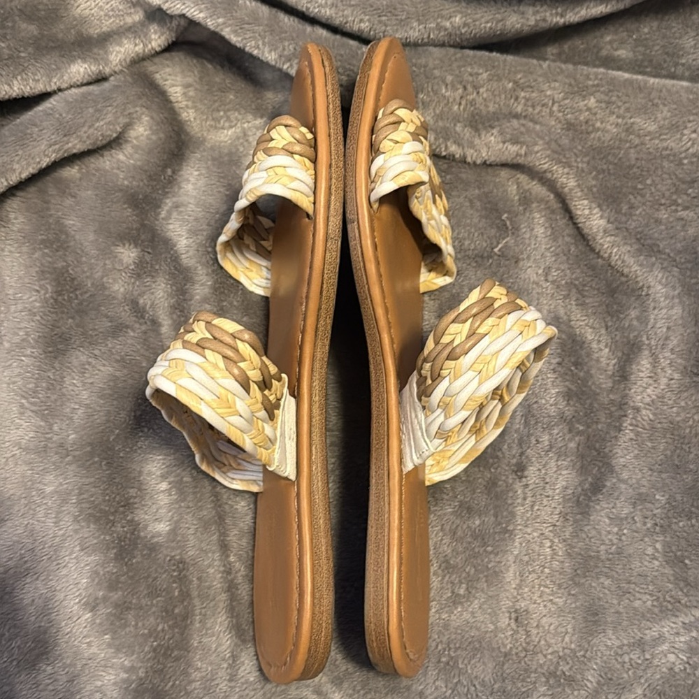 đ€ Universal Thread Braided Strap Sandals - Picture 5 of 8